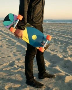 Loaded Ballona Willy Complete 24 Loaded Ballona Willy Complete -DE Surfausrüstung Verkäufe 2024 Loaded Ballona action lifestyle 09 Willy bei brettsport de 1260x1260